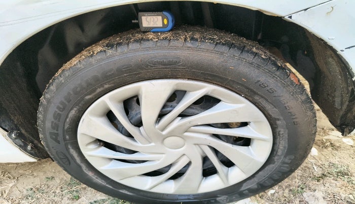 2015 Maruti Ciaz VXI+, Petrol, Manual, 94,165 km, tyre