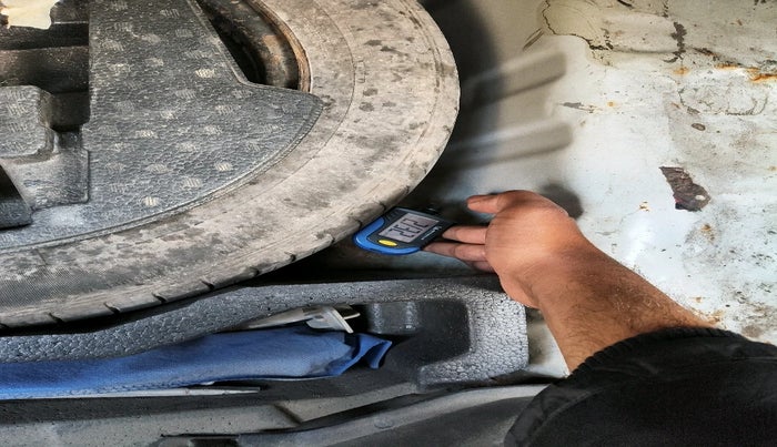 2015 Maruti Ciaz VXI+, Petrol, Manual, 94,165 km, tyre