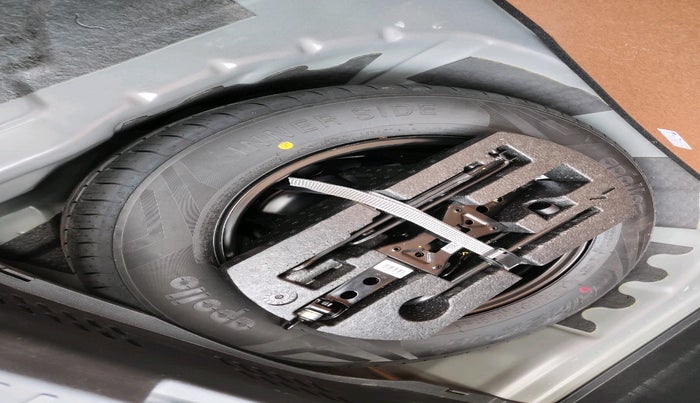 2024 Skoda KUSHAQ AMBITION 1.0L TSI MT, Petrol, Manual, 8,921 km, tyre