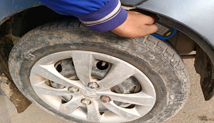 2011 Hyundai Eon MAGNA +, Petrol, Manual, 75,530 km, tyre