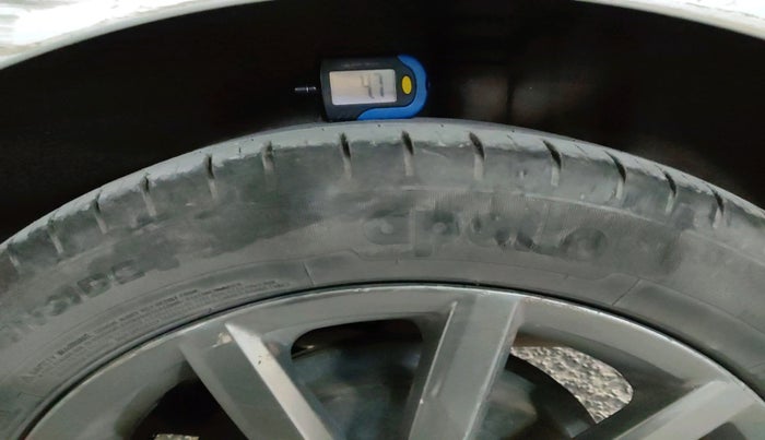 2019 Volkswagen Vento 1.2 TSI HIGHLINE PLUS AT, Petrol, Automatic, 55,073 km, tyre