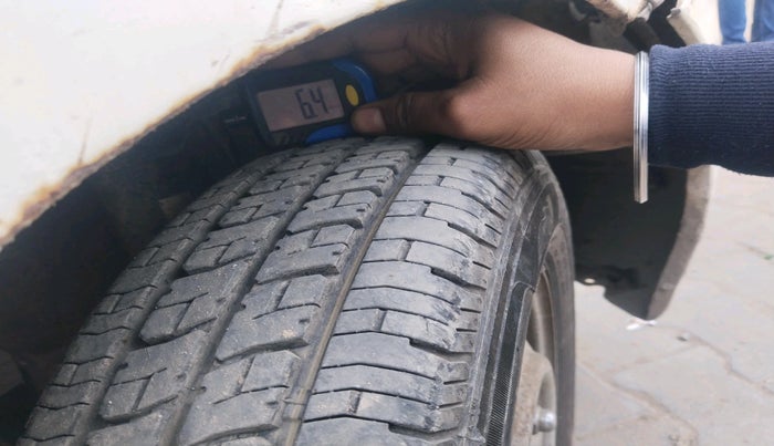 2014 Hyundai Eon D-LITE+, Petrol, Manual, 75,434 km, tyre