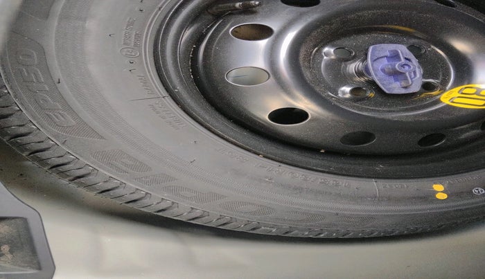 2023 Maruti Swift ZXI PLUS DUAL TONE, Petrol, Manual, 12,777 km, tyre