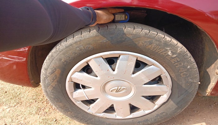 2011 Mahindra Verito 1.4 G2, Petrol, Manual, 40,290 km, tyre