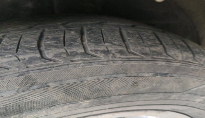 2014 Ford Ecosport TITANIUM 1.5L DIESEL, Diesel, Manual, 1,42,044 km, tyre