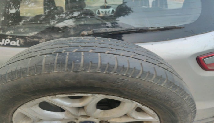 2014 Ford Ecosport TITANIUM 1.5L DIESEL, Diesel, Manual, 1,42,044 km, tyre