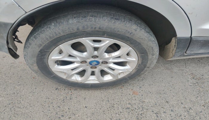 2014 Ford Ecosport TITANIUM 1.5L DIESEL, Diesel, Manual, 1,42,044 km, tyre