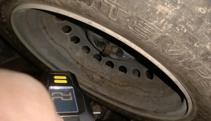 2022 Mahindra XUV700 AX 5 P MT 7 STR, Petrol, Manual, 37,565 km, tyre