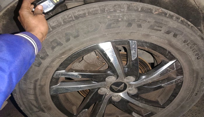 2022 Mahindra XUV700 AX 5 P MT 7 STR, Petrol, Manual, 37,565 km, tyre