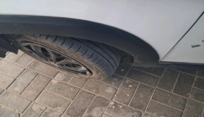 2018 Tata TIAGO NRG PETROL, Petrol, Manual, 67,677 km, tyre