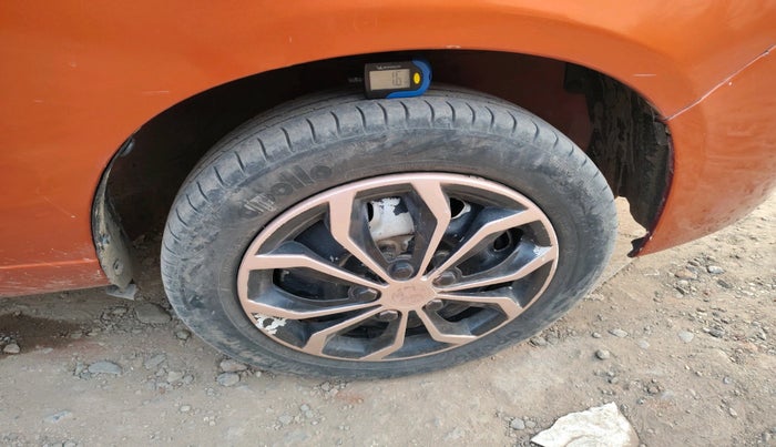 2012 Maruti Alto K10 LXI, Petrol, Manual, 86,355 km, tyre