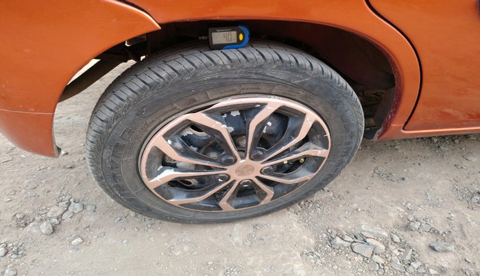 2012 Maruti Alto K10 LXI, Petrol, Manual, 86,355 km, tyre