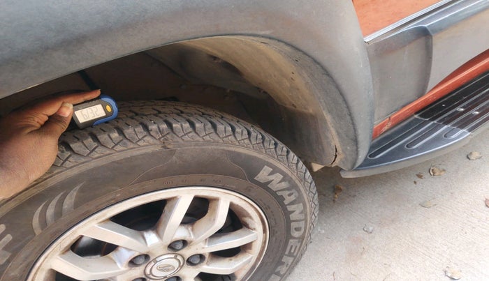 2017 Mahindra TUV300 T8, Diesel, Manual, 94,767 km, tyre