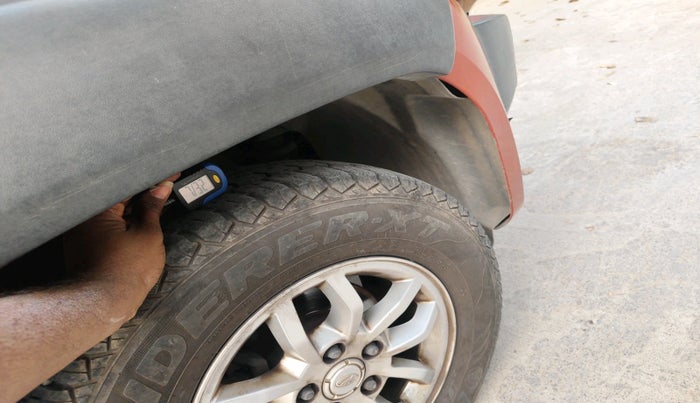 2017 Mahindra TUV300 T8, Diesel, Manual, 94,767 km, tyre