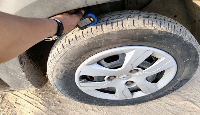 2015 Renault Kwid RXT 0.8, Petrol, Manual, 86,259 km, tyre