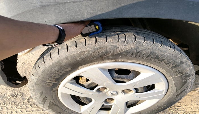 2015 Renault Kwid RXT 0.8, Petrol, Manual, 86,259 km, tyre