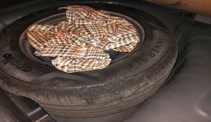 2023 Hyundai VENUE S (O) 1.0 Turbo Petrol DCT, Petrol, Automatic, 16,518 km, tyre