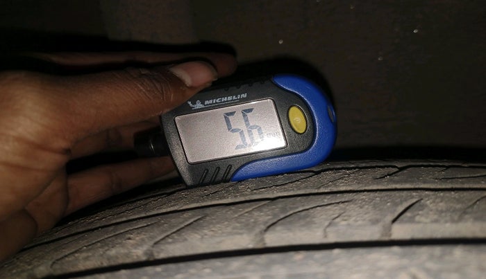 2016 Mahindra Kuv100 K4 6 STR, Petrol, Manual, 32,398 km, tyre