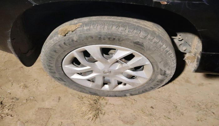 2013 Nissan Terrano XE (D), Diesel, Manual, 1,55,567 km, tyre