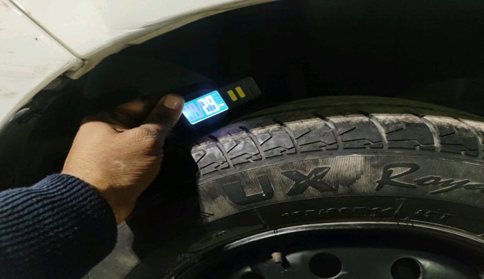 2022 Maruti Swift VXI AMT, Petrol, Automatic, 29,250 km, tyre