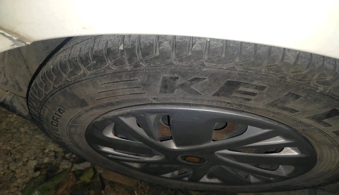 2017 Maruti Swift VDI, Diesel, Manual, 1,67,601 km, tyre