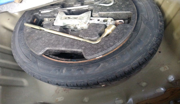 2016 Maruti Ciaz ZDI+ SHVS, Diesel, Manual, 80,096 km, tyre