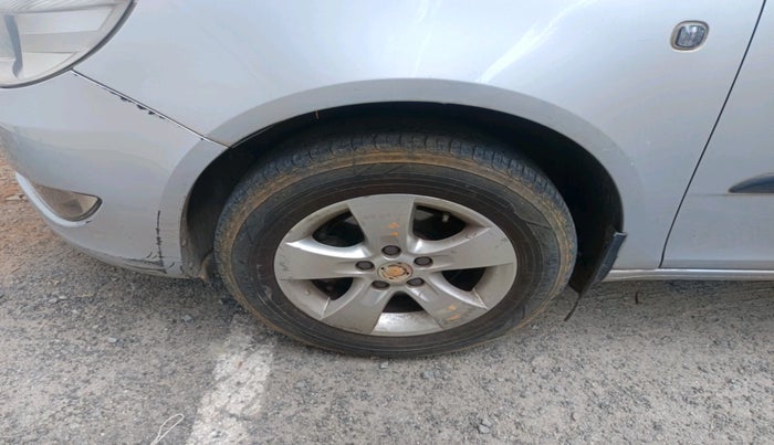 2011 Skoda Fabia ELEGANCE 1.2 MPI, Petrol, Manual, 72,776 km, tyre