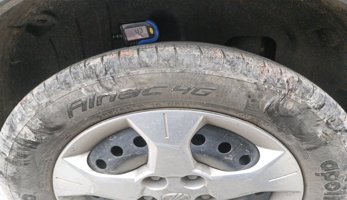 2022 Mahindra XUV300 W4 1.2 PETROL, Petrol, Manual, 37,759 km, tyre