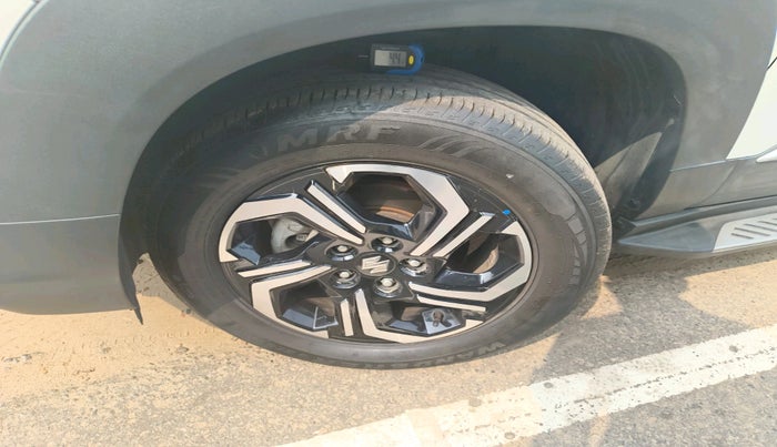 2024 Maruti BREZZA ZXI + AT SMART HYBRID, Petrol, Automatic, 29,701 km, tyre