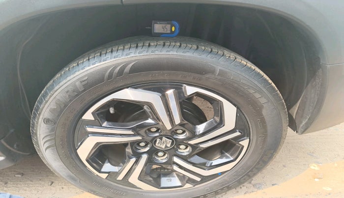 2024 Maruti BREZZA ZXI + AT SMART HYBRID, Petrol, Automatic, 29,701 km, tyre