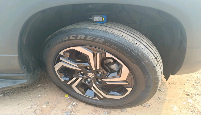 2024 Maruti BREZZA ZXI + AT SMART HYBRID, Petrol, Automatic, 29,701 km, tyre