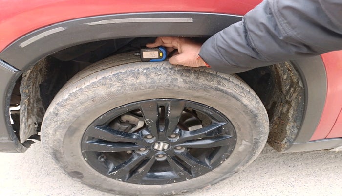 2019 Maruti Vitara Brezza ZDI, Diesel, Manual, 93,614 km, tyre