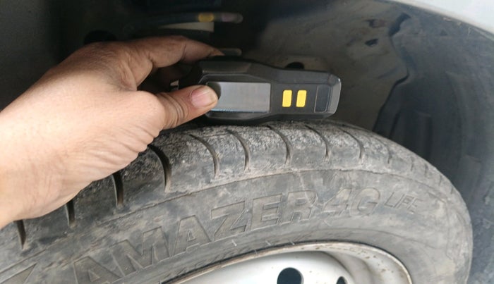 2014 Maruti Wagon R 1.0 LXI CNG, Petrol, Manual, 1,22,095 km, tyre