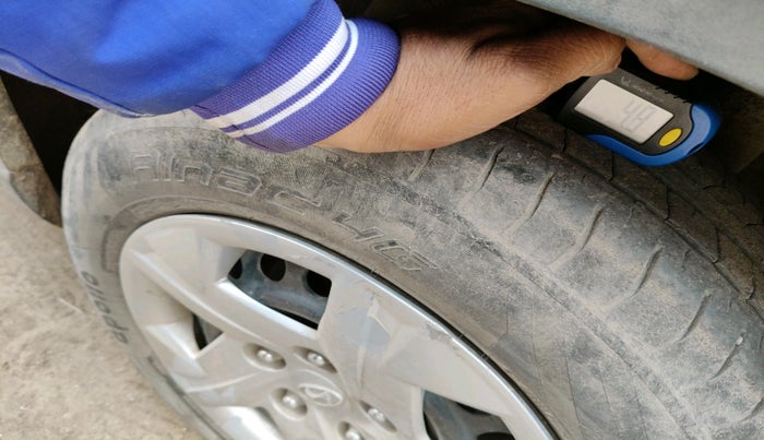 2022 Hyundai VENUE S+ 1.2, Petrol, Manual, 35,340 km, tyre