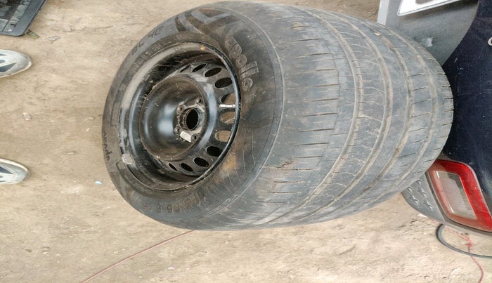 2022 Hyundai VENUE S+ 1.2, Petrol, Manual, 35,340 km, tyre