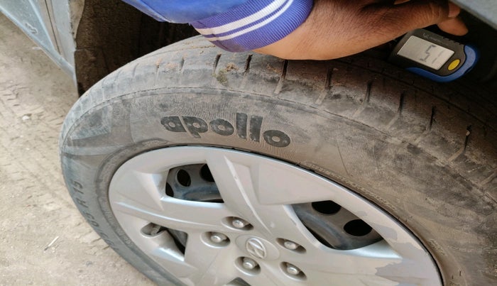 2022 Hyundai VENUE S+ 1.2, Petrol, Manual, 35,340 km, tyre