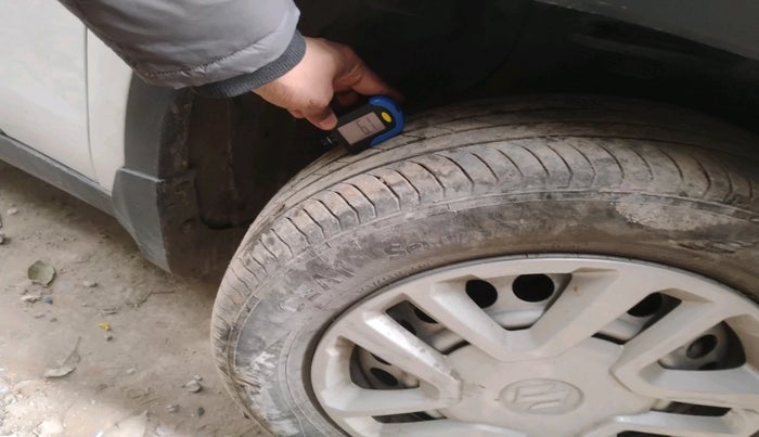 2022 Maruti Vitara Brezza LXI, Petrol, Manual, 6,893 km, tyre