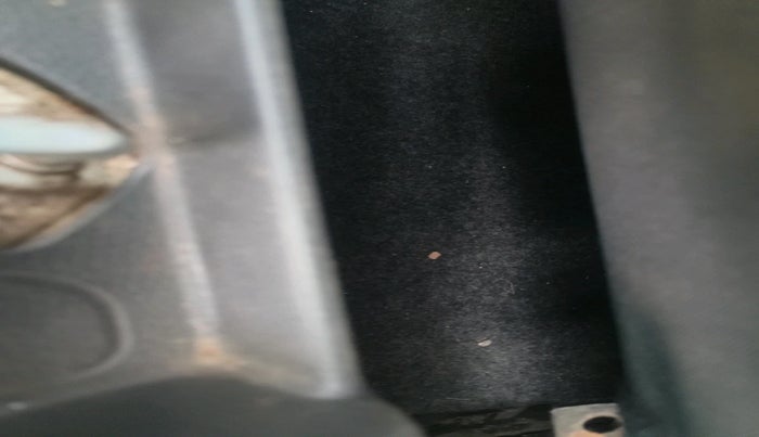 2012 Maruti Swift ZXI, Petrol, Manual, 1,00,235 km, tyre