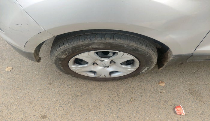 2015 Ford Ecosport TREND 1.5L DIESEL, Diesel, Manual, 2,06,437 km, tyre