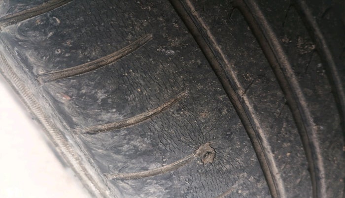 2018 Maruti Alto 800 LXI, Petrol, Manual, 82,521 km, tyre