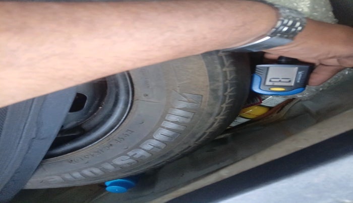 2012 Ford Figo LXI 1.4 DIESEL, Diesel, Manual, 1,59,004 km, tyre