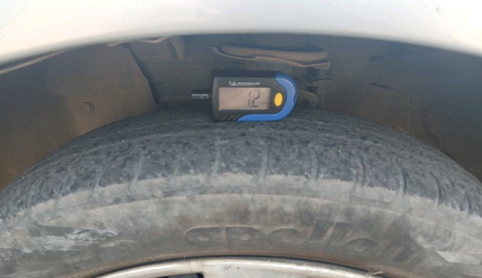 2011 Nissan Micra XL PETROL, Petrol, Manual, 1,12,201 km, tyre