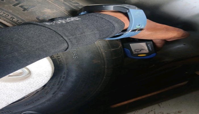 2011 Nissan Micra XL PETROL, Petrol, Manual, 1,12,201 km, tyre