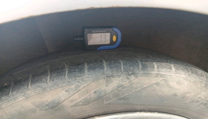 2011 Nissan Micra XL PETROL, Petrol, Manual, 1,12,201 km, tyre