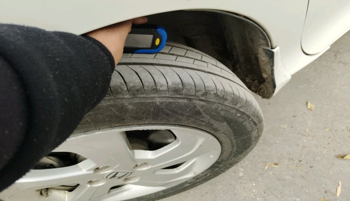 2015 Honda City 1.5L I-VTEC VX, Petrol, Manual, 1,09,721 km, tyre