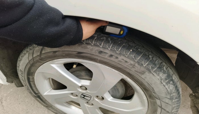 2015 Honda City 1.5L I-VTEC VX, Petrol, Manual, 1,09,721 km, tyre