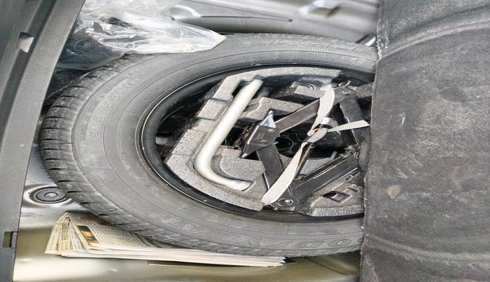 2019 Skoda Superb L&K 1.8 TSI AT, Petrol, Automatic, 64,800 km, tyre