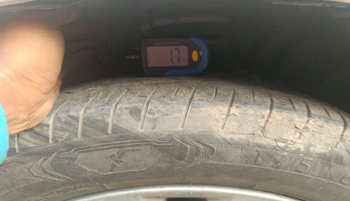 2011 Toyota Etios G, Petrol, Manual, 1,73,274 km, tyre