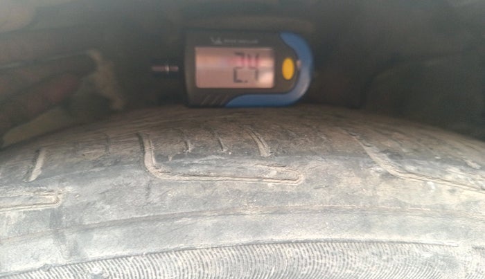 2011 Toyota Etios G, Petrol, Manual, 1,73,274 km, tyre