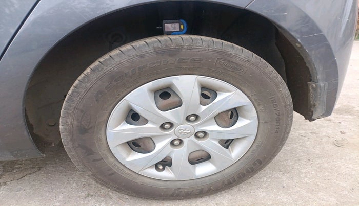 2016 Hyundai Elite i20 SPORTZ 1.2, Petrol, Manual, 63,942 km, tyre